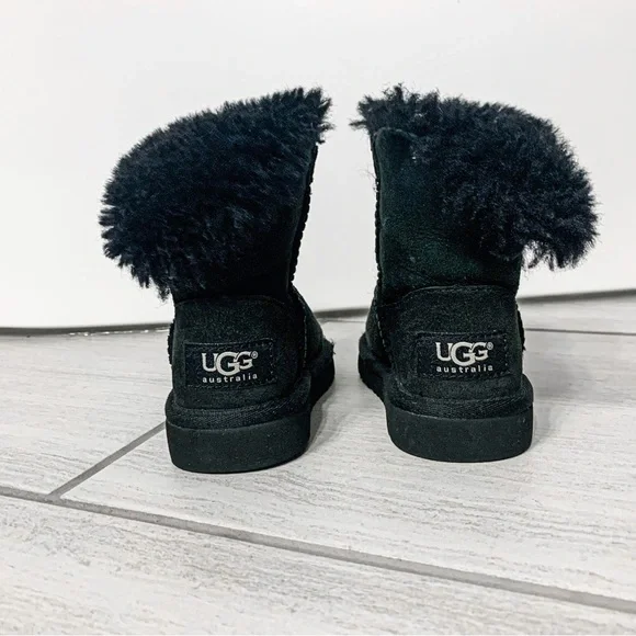 Black suede Uggs. Toddler Size 6 - Picture 1 of 4
